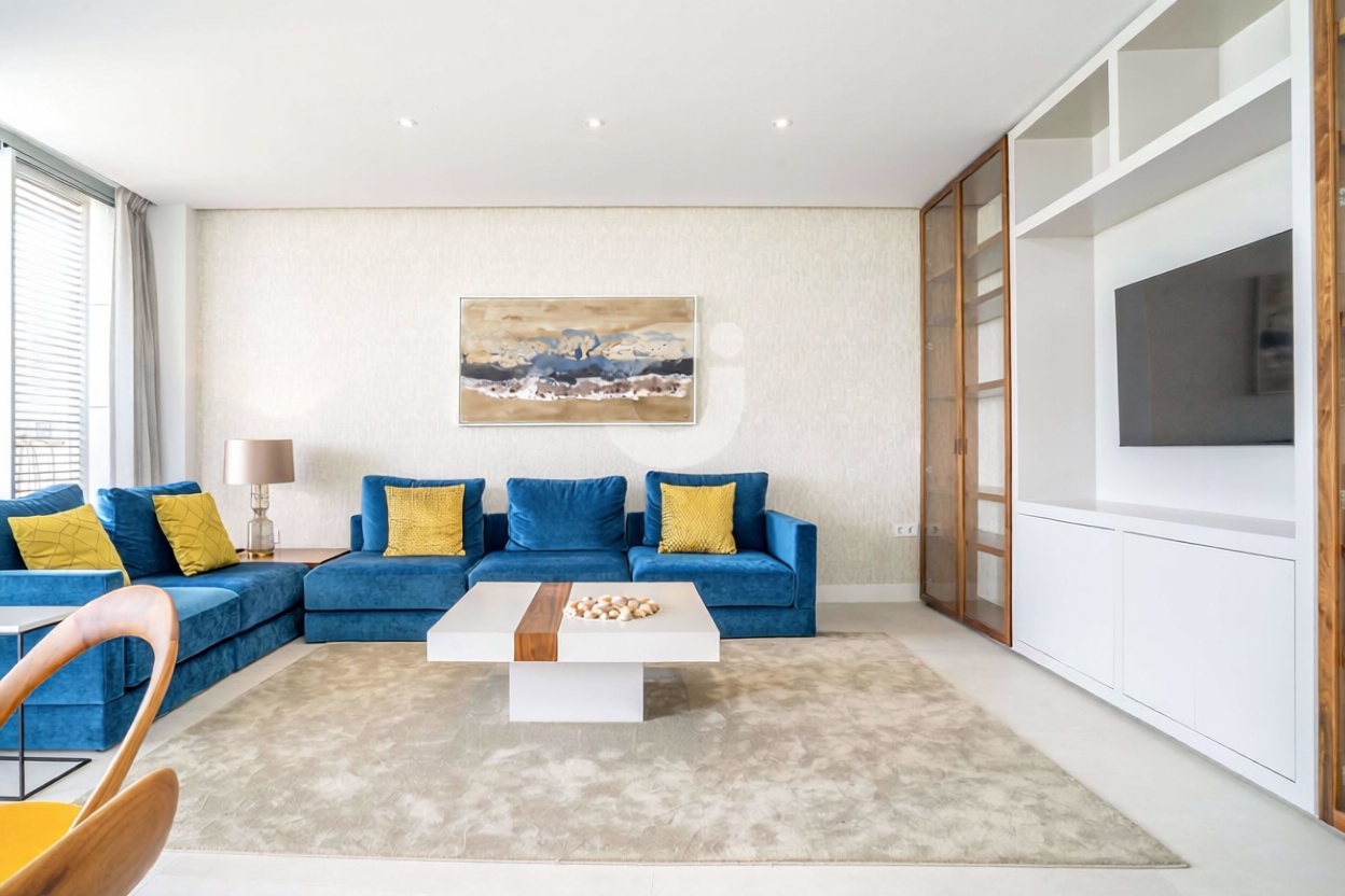 Beachfront flat in Estepona — Living room