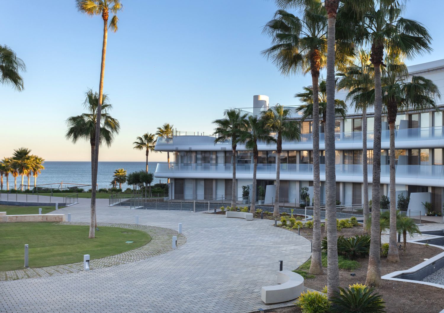 Beachfront flat in Estepona — Sea view
