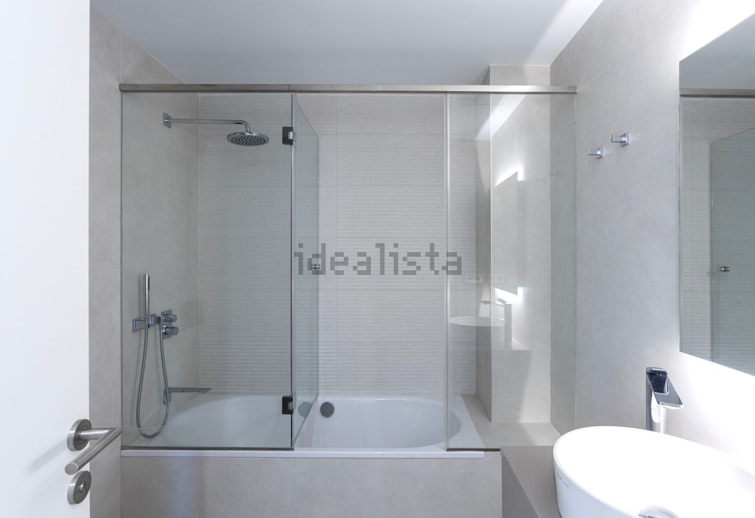 Beachfront flat in Estepona — Bathroom