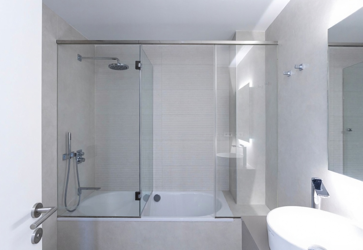 Beachfront flat in Estepona — Bathroom