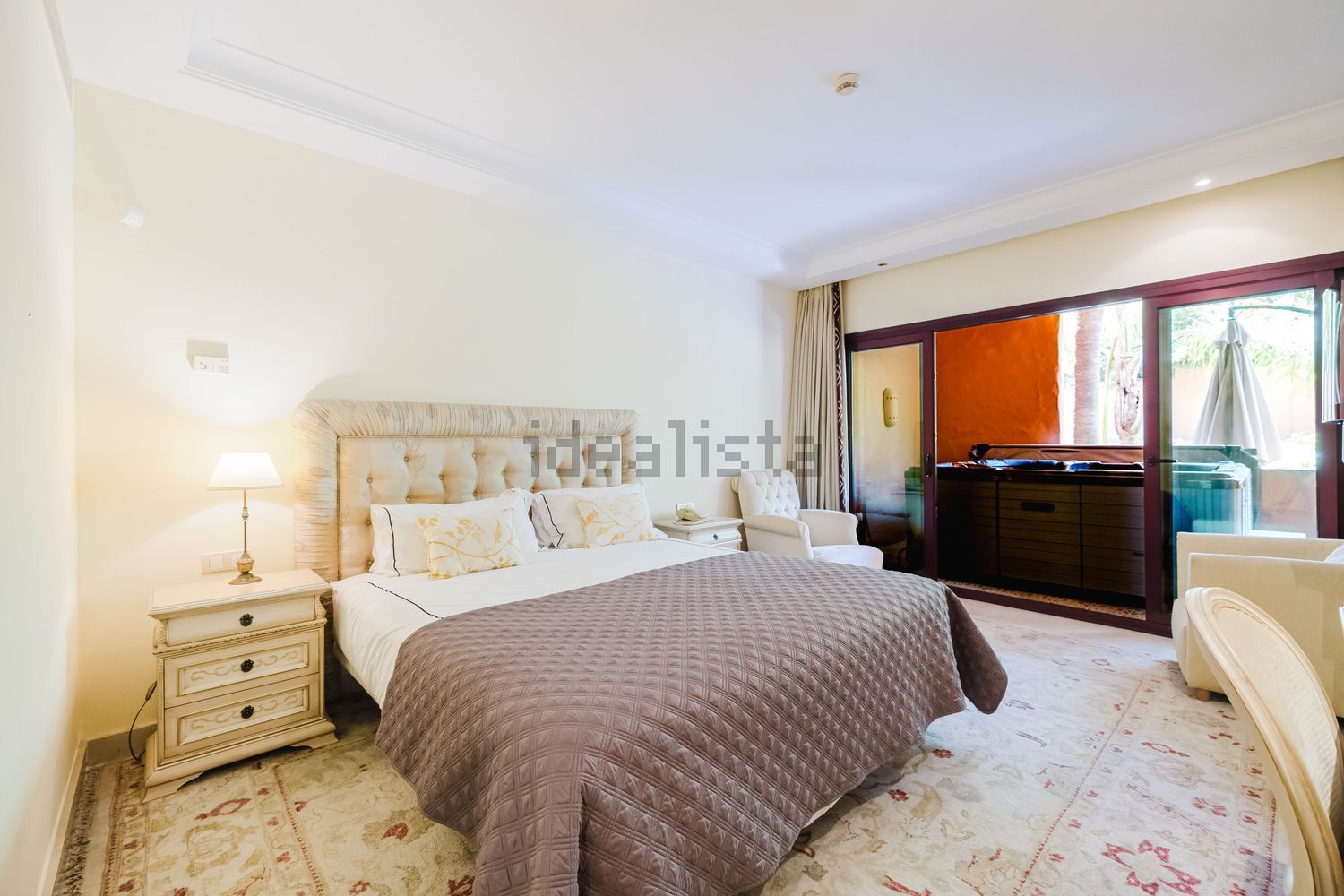 Piso en primera línea de playa en Estepona — Dormitorio