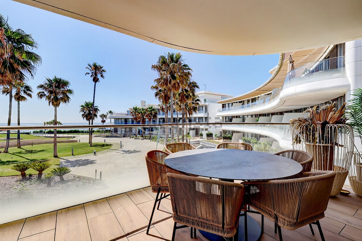 Apartamento em primeira linha de praia em Estepona