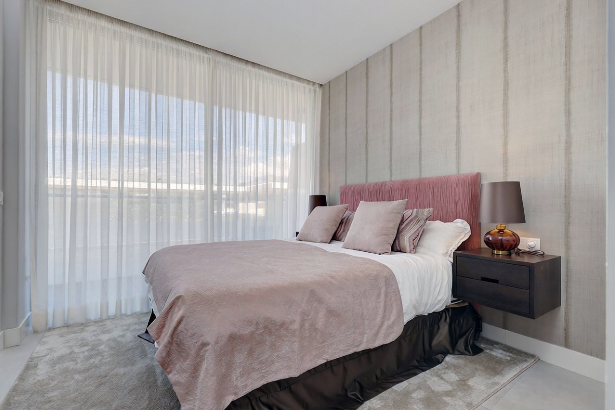 Beachfront flat in Estepona — Bedroom