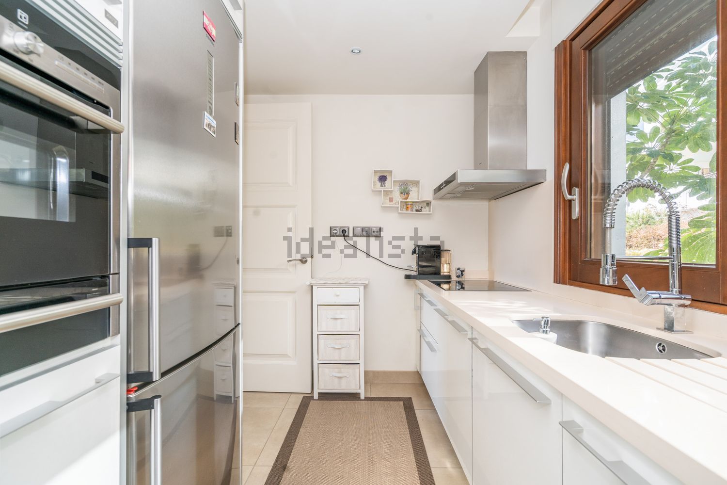 Apartamento em primeira linha de praia em Estepona — Cozinha