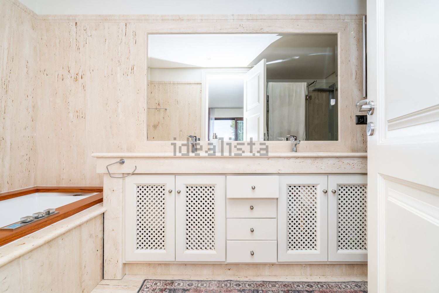 Apartamento em primeira linha de praia em Estepona — Casa banho