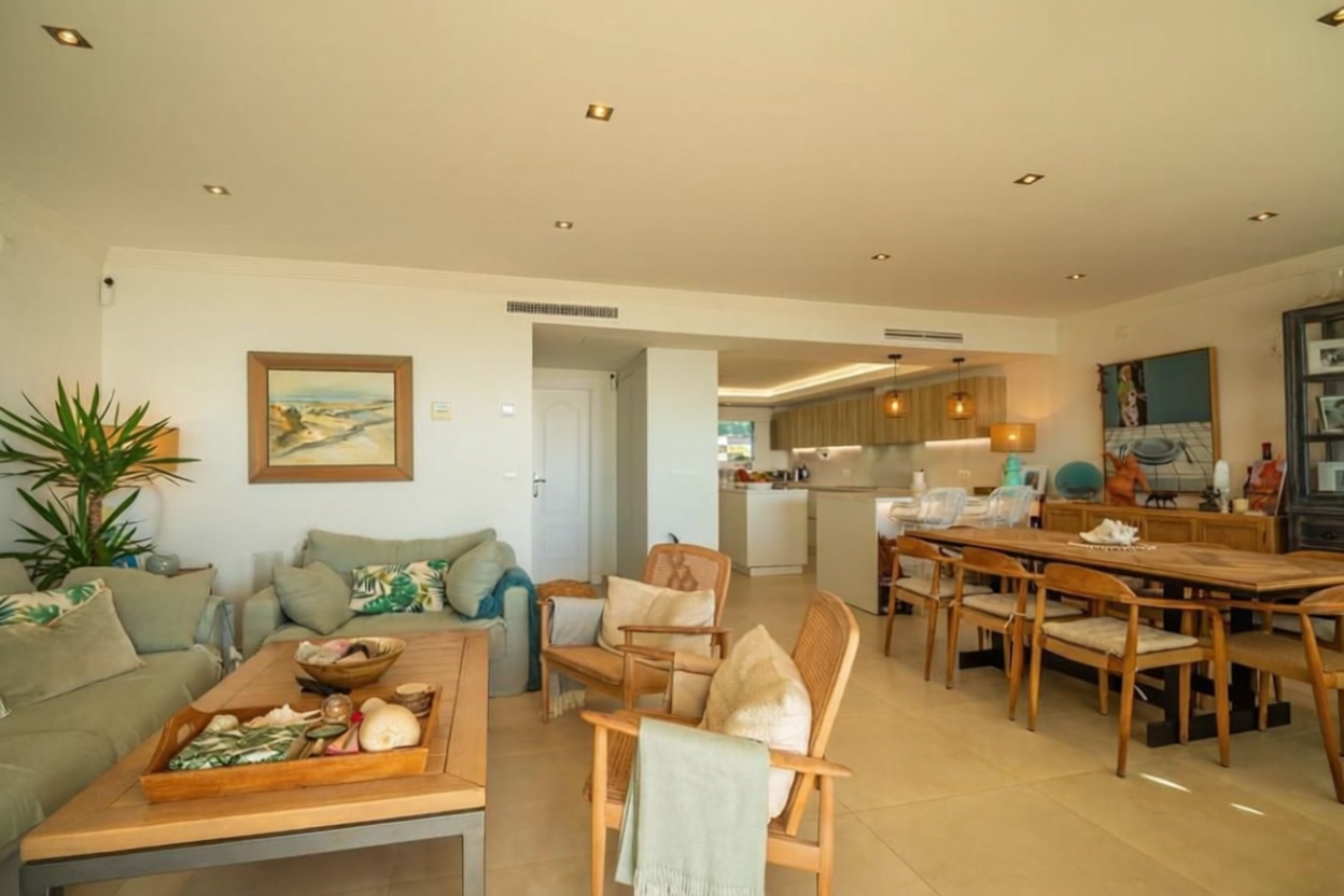 Ático en primera línea de mar en Estepona — Dormitorio