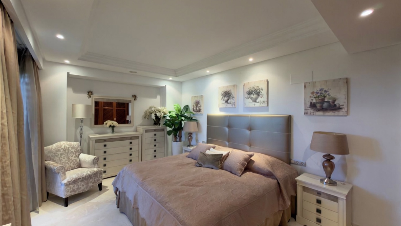 Beachfront flat in Estepona — Bedroom