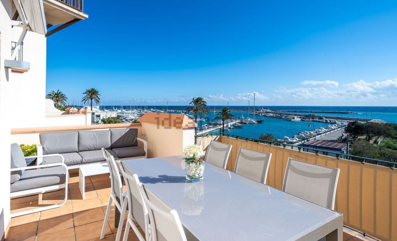 Chalet mit direkter Strandzugang in Estepona