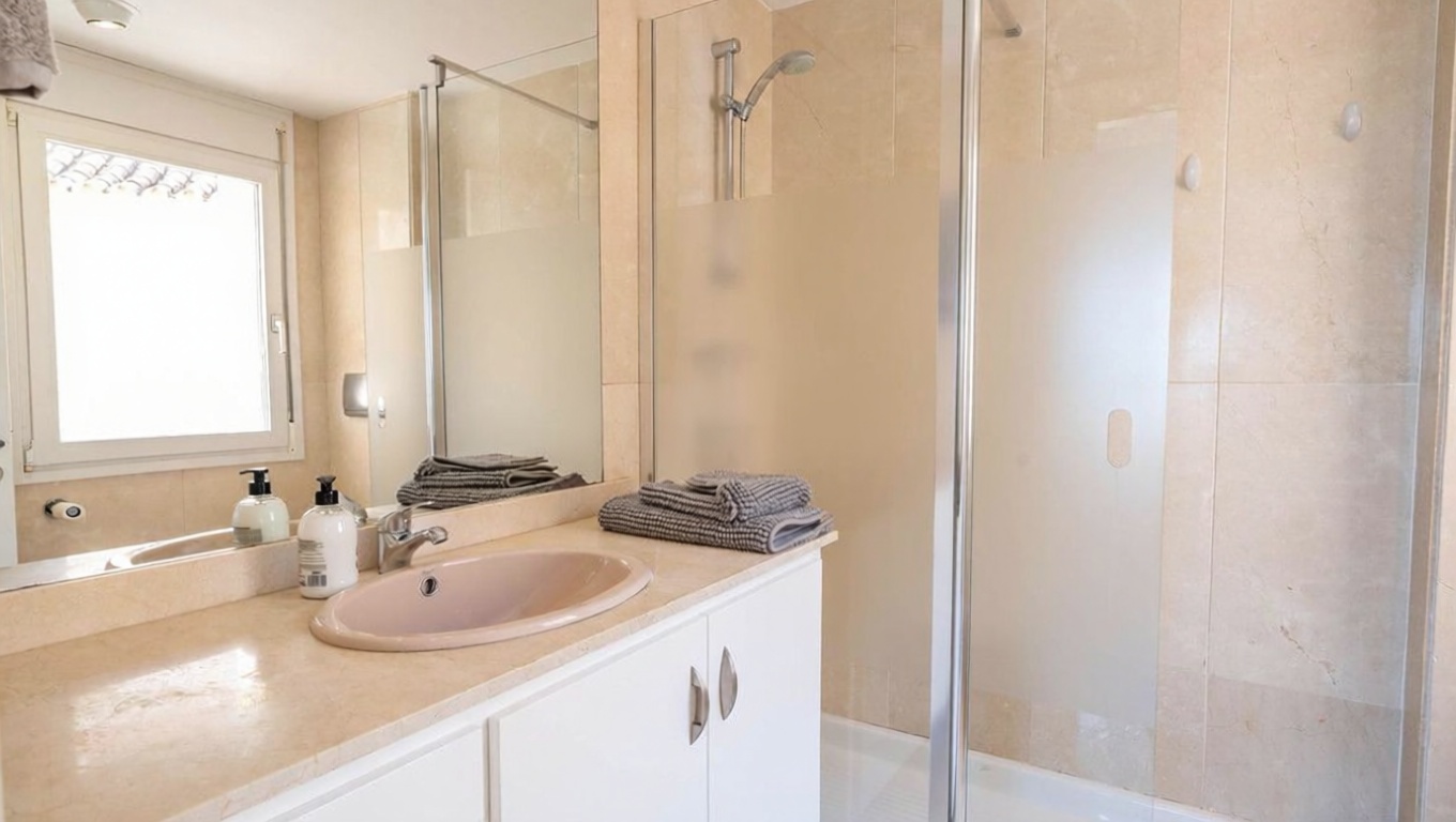 Chalet avec accès direct à la plage à Estepona — Sanitaires