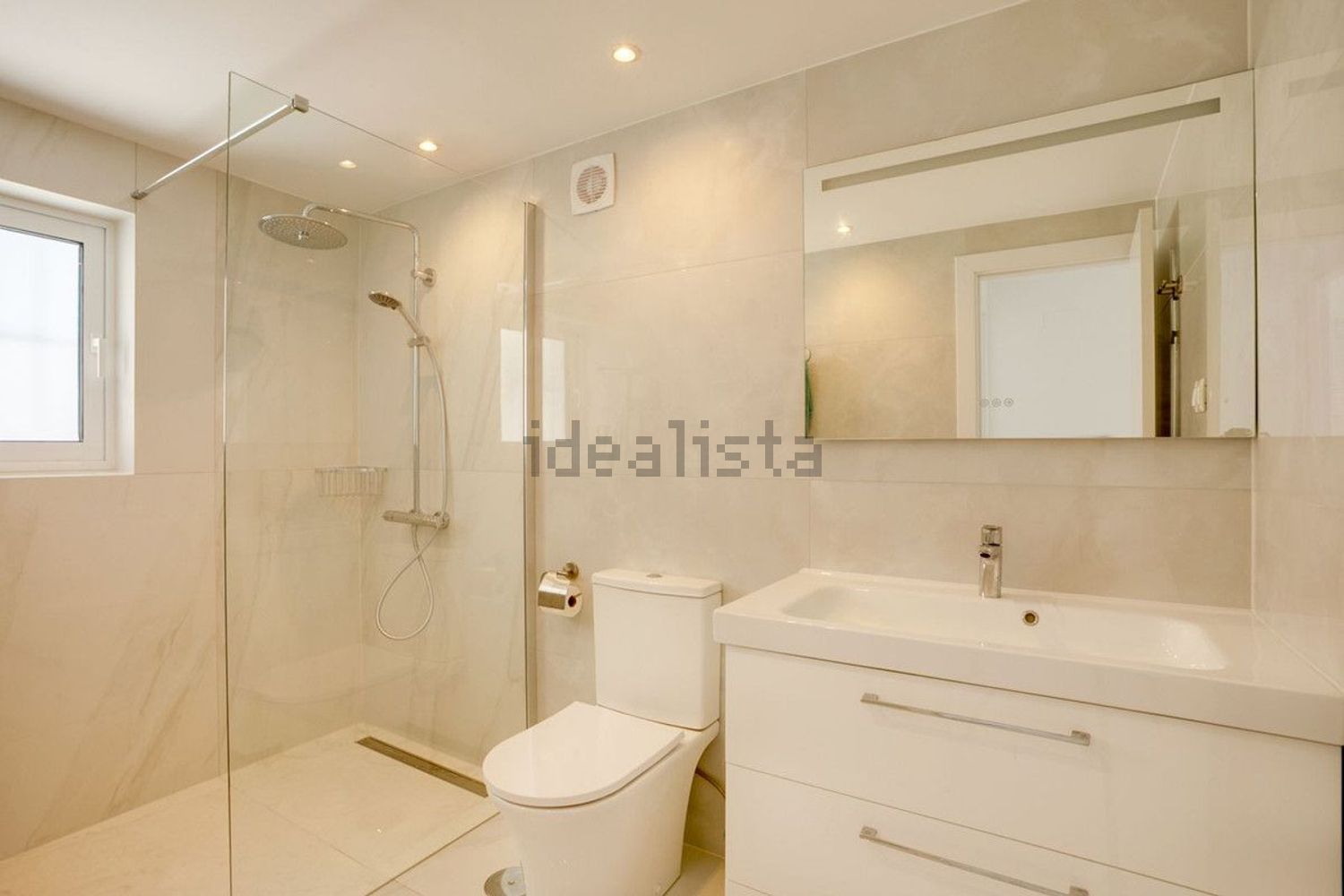 Chalet avec accès direct à la plage à Estepona — Sanitaires