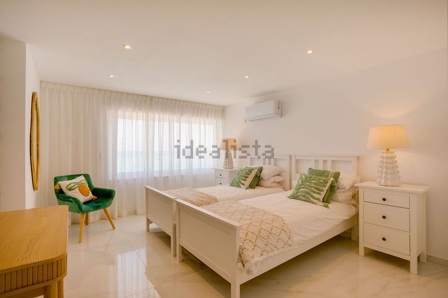 Chalet avec accès direct à la plage à Estepona — Chambre