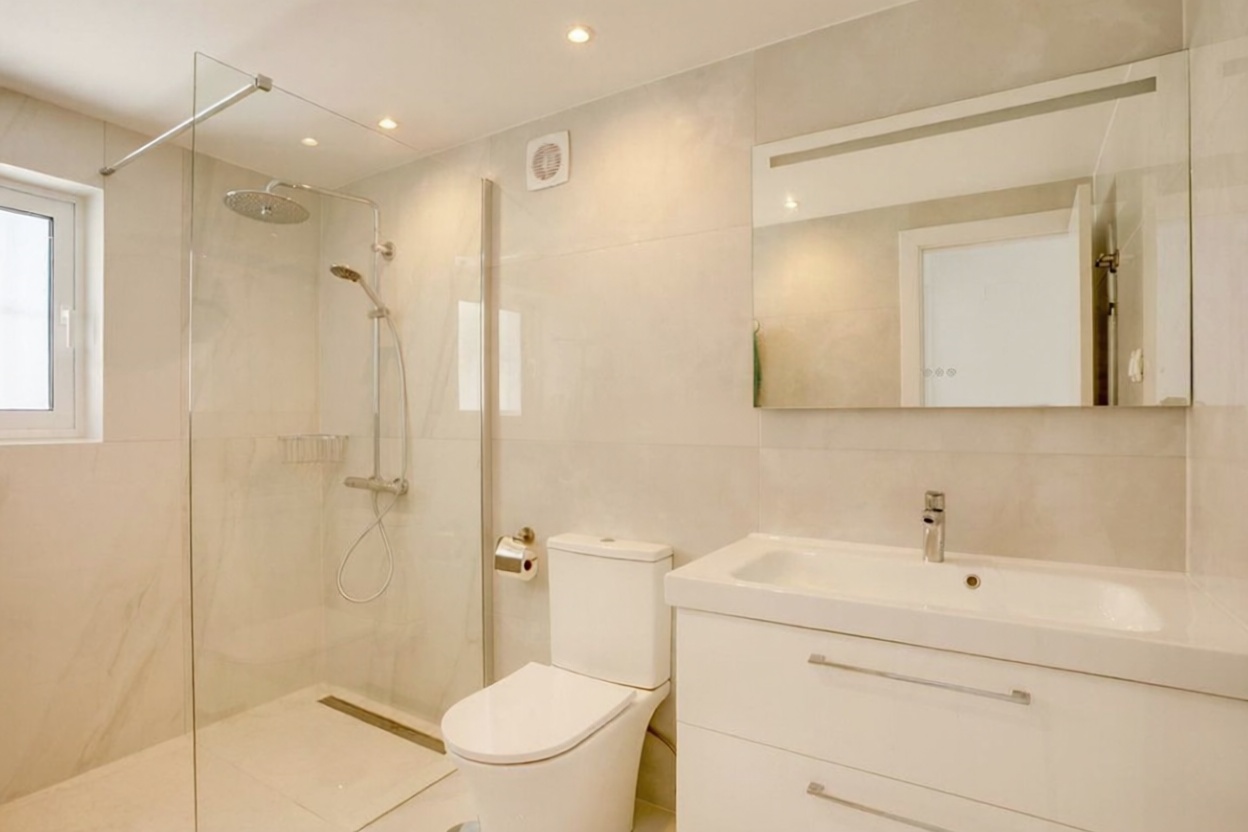 Chalet avec accès direct à la plage à Estepona — Sanitaires