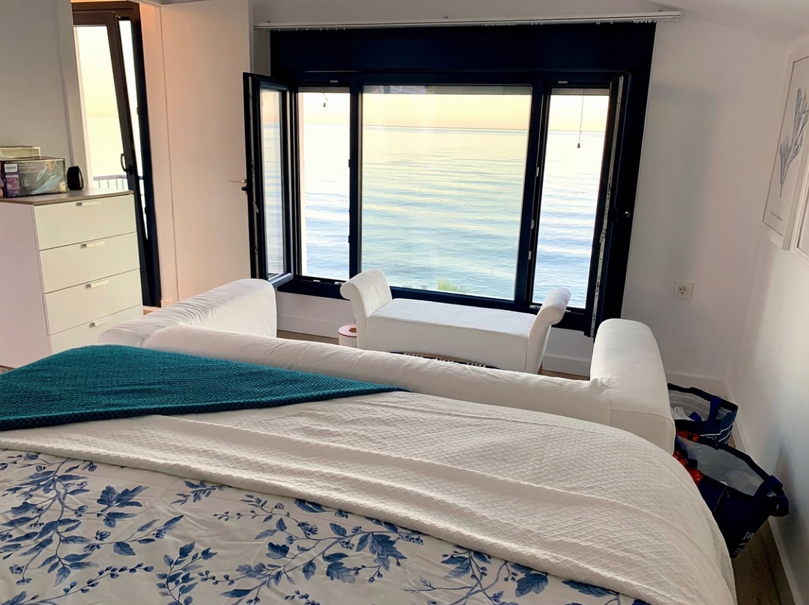 Chalet com acesso direto à praia em Estepona