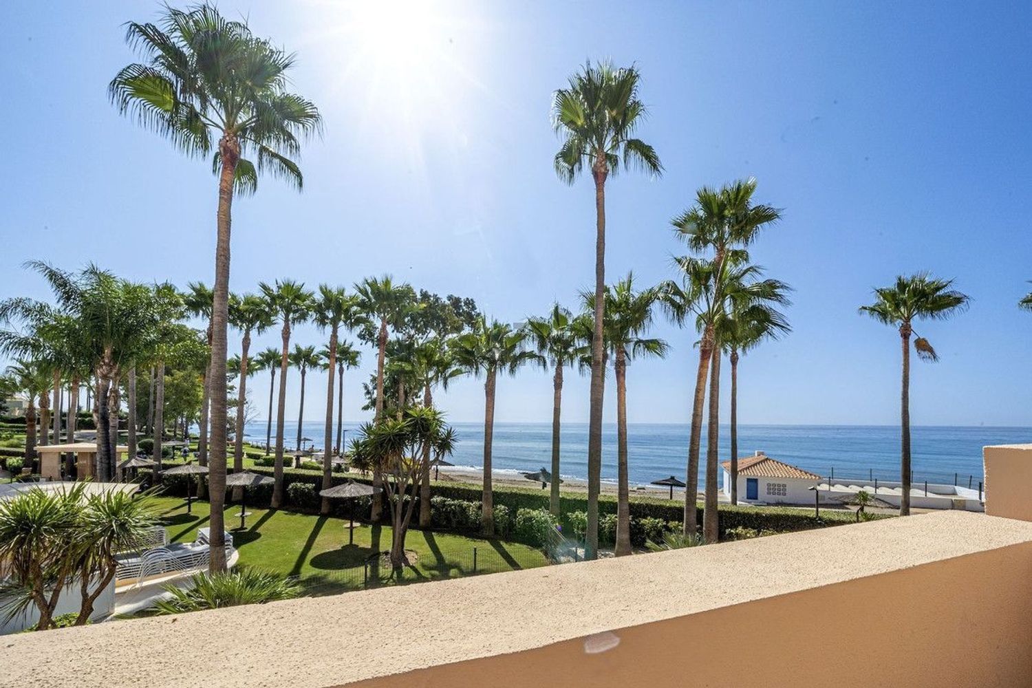 Wohnung in erste Strandlinie in Estepona
