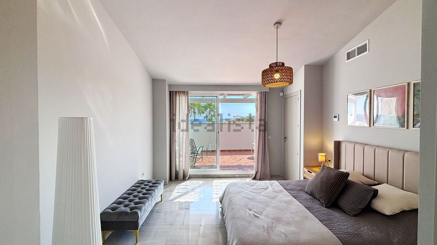 Chalet with direct beach access in Estepona — Bathroom