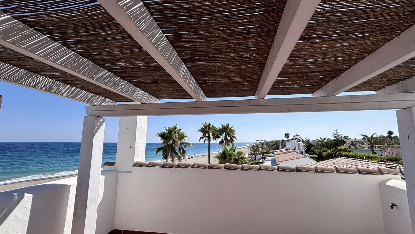 Chalet com acesso direto à praia em Estepona