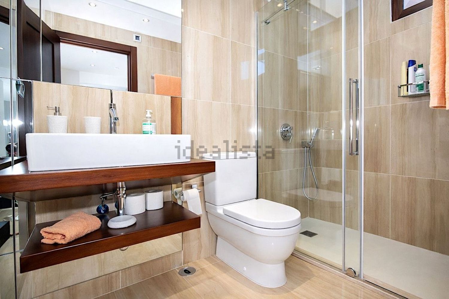 Beachfront duplex in Estepona — Bathroom