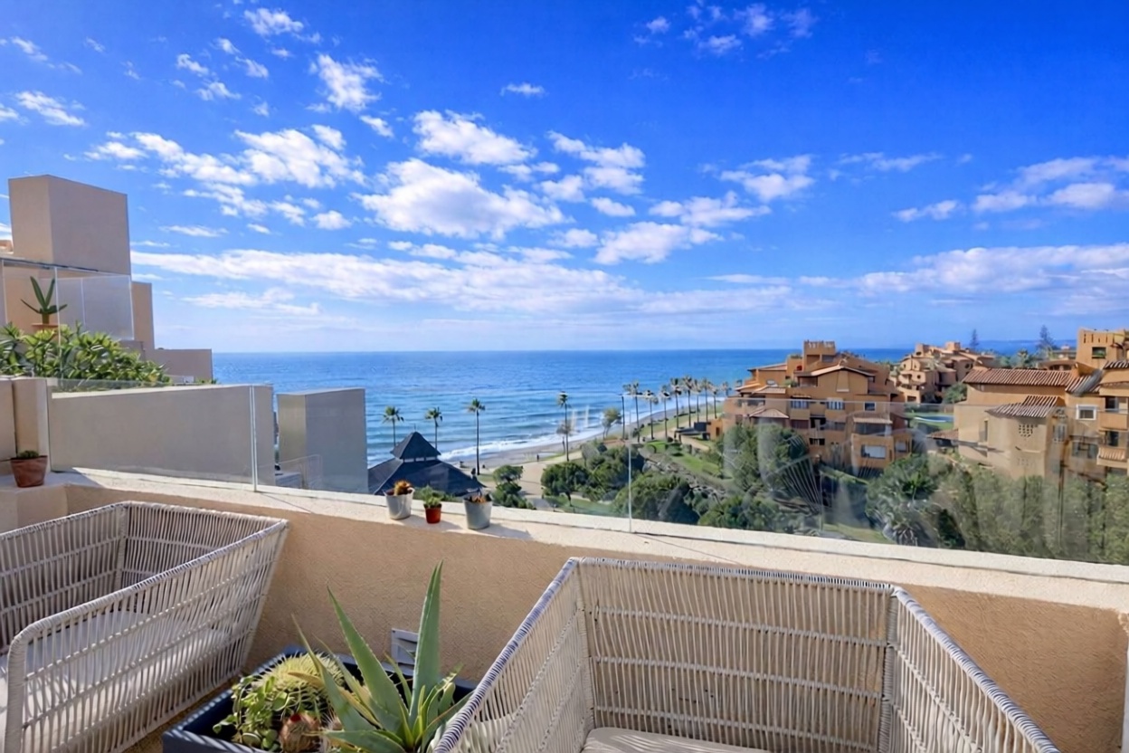 Duplex em primeira linha de praia em Estepona
