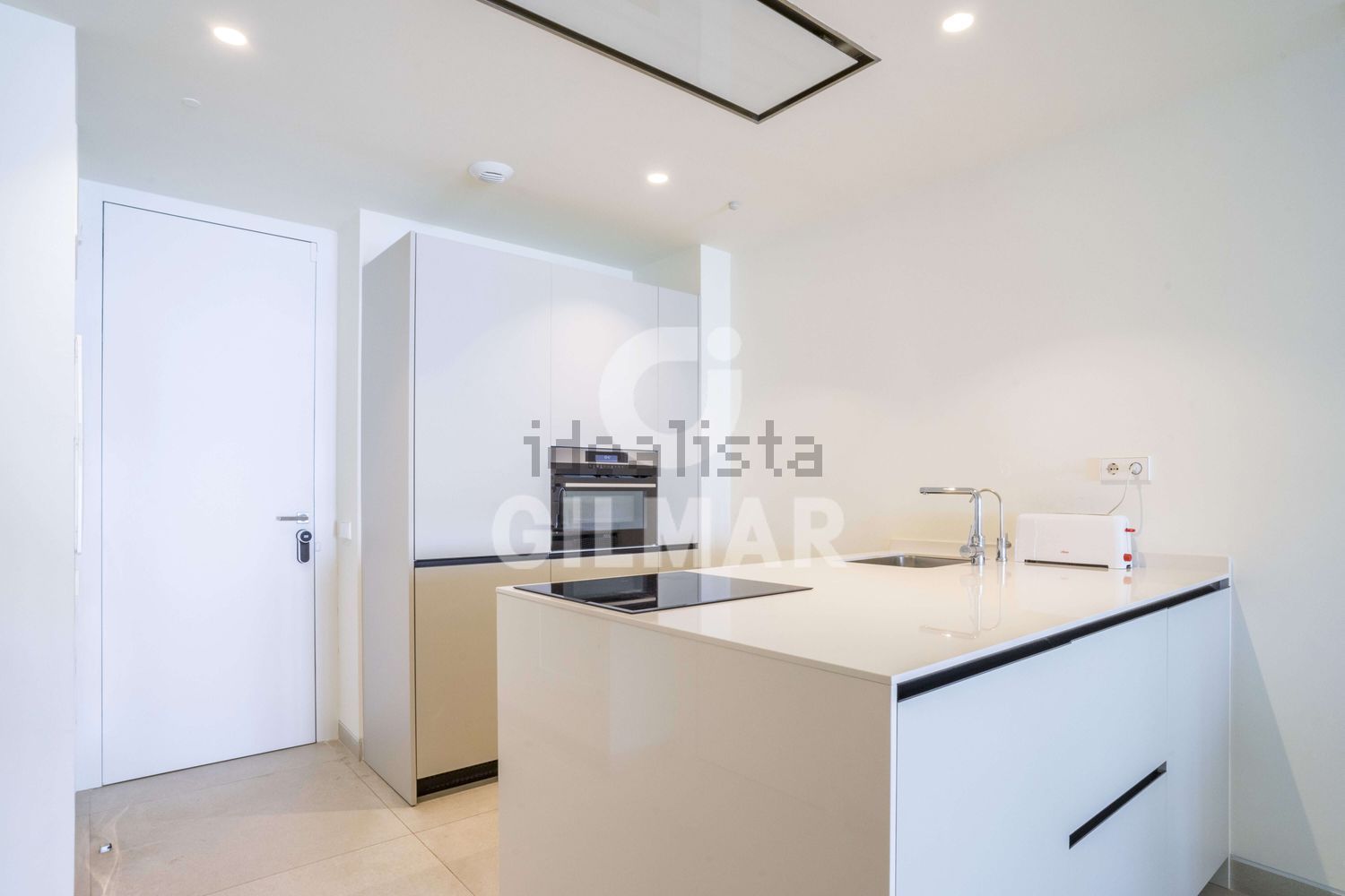 Beachfront flat in Estepona — Bathroom