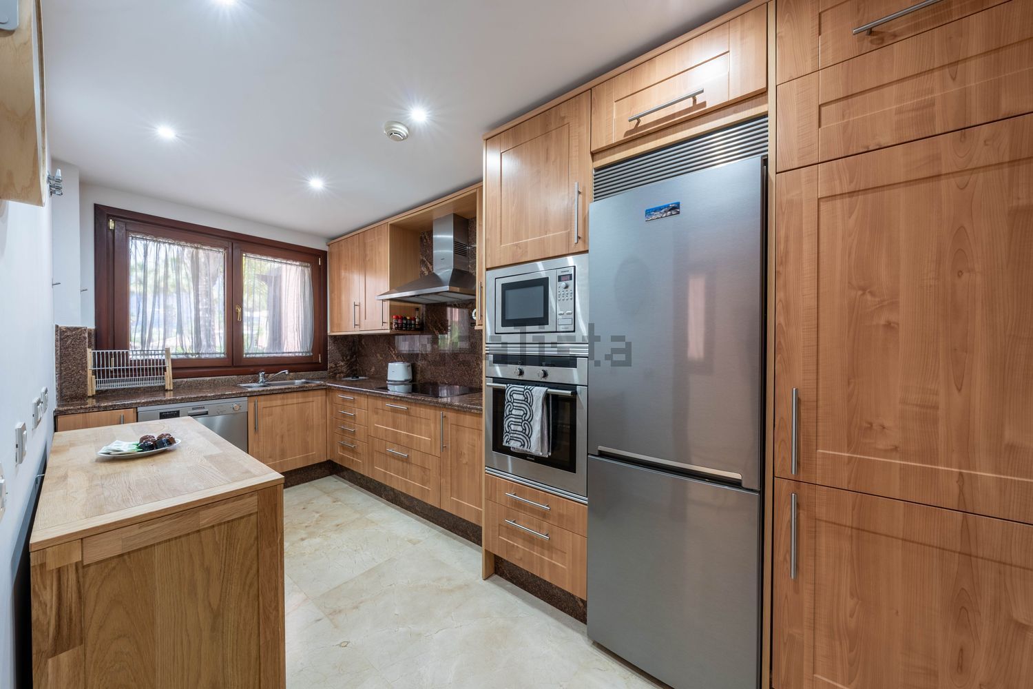 Apartamento em primeira linha de praia em Estepona — Cozinha