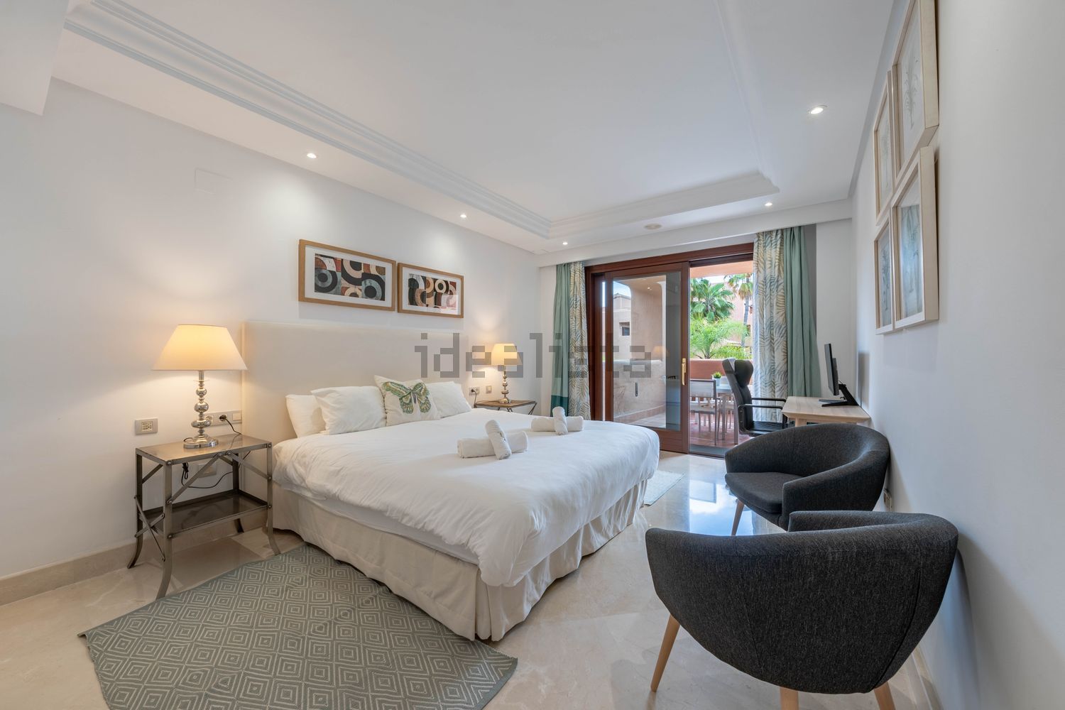 Apartamento em primeira linha de praia em Estepona — Quarto