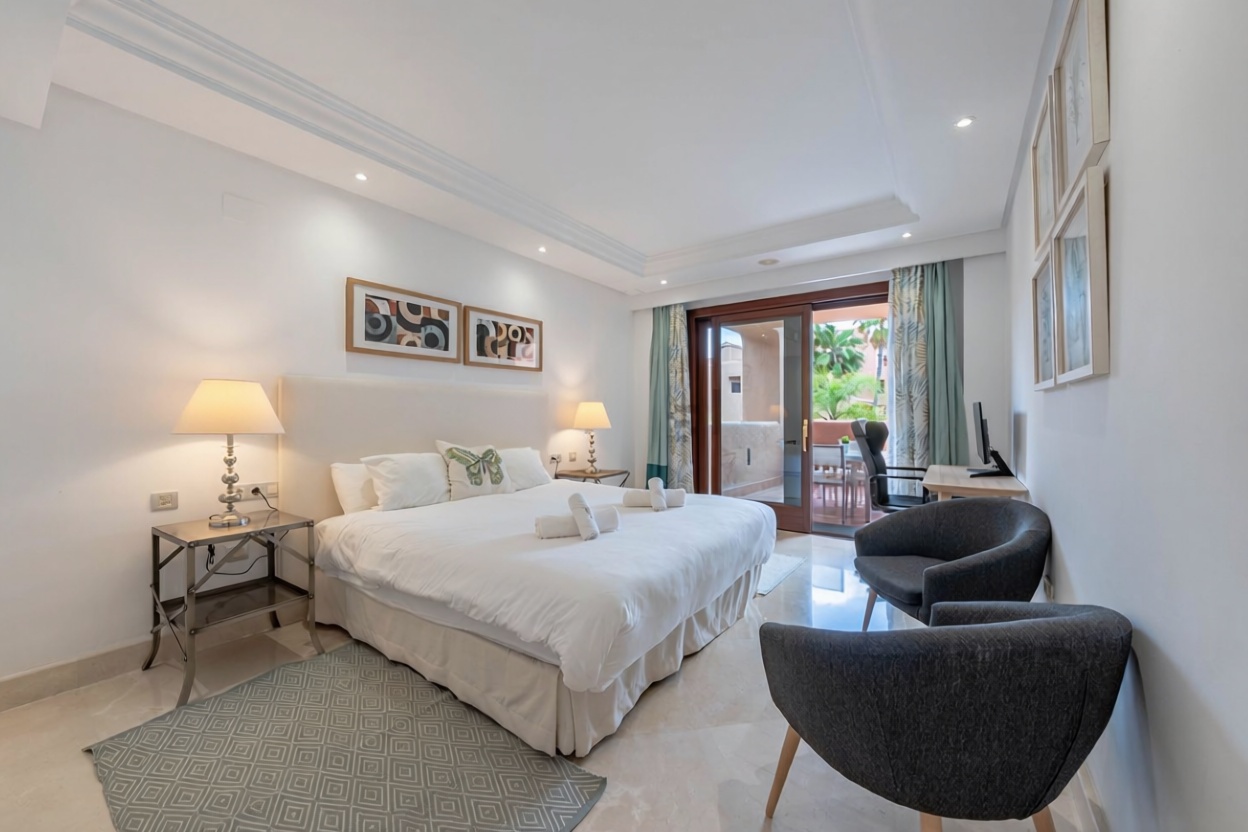 Wohnung in erste Strandlinie in Estepona — Schlafzimmer