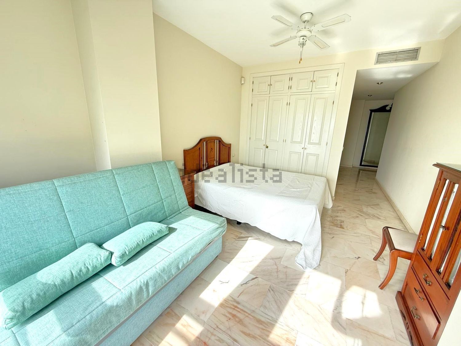 Wohnung in erste Strandlinie in Estepona — Schlafzimmer