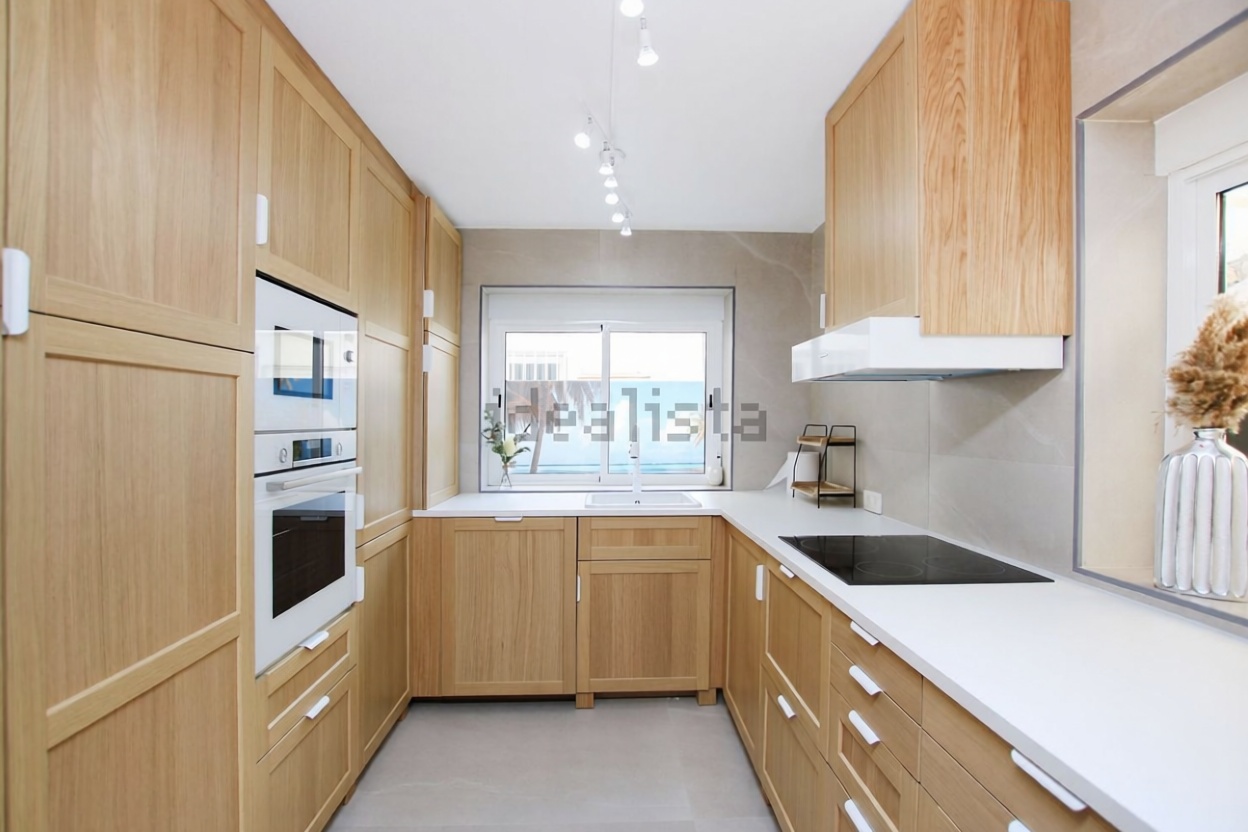 Beachfront duplex in Estepona — Bedroom