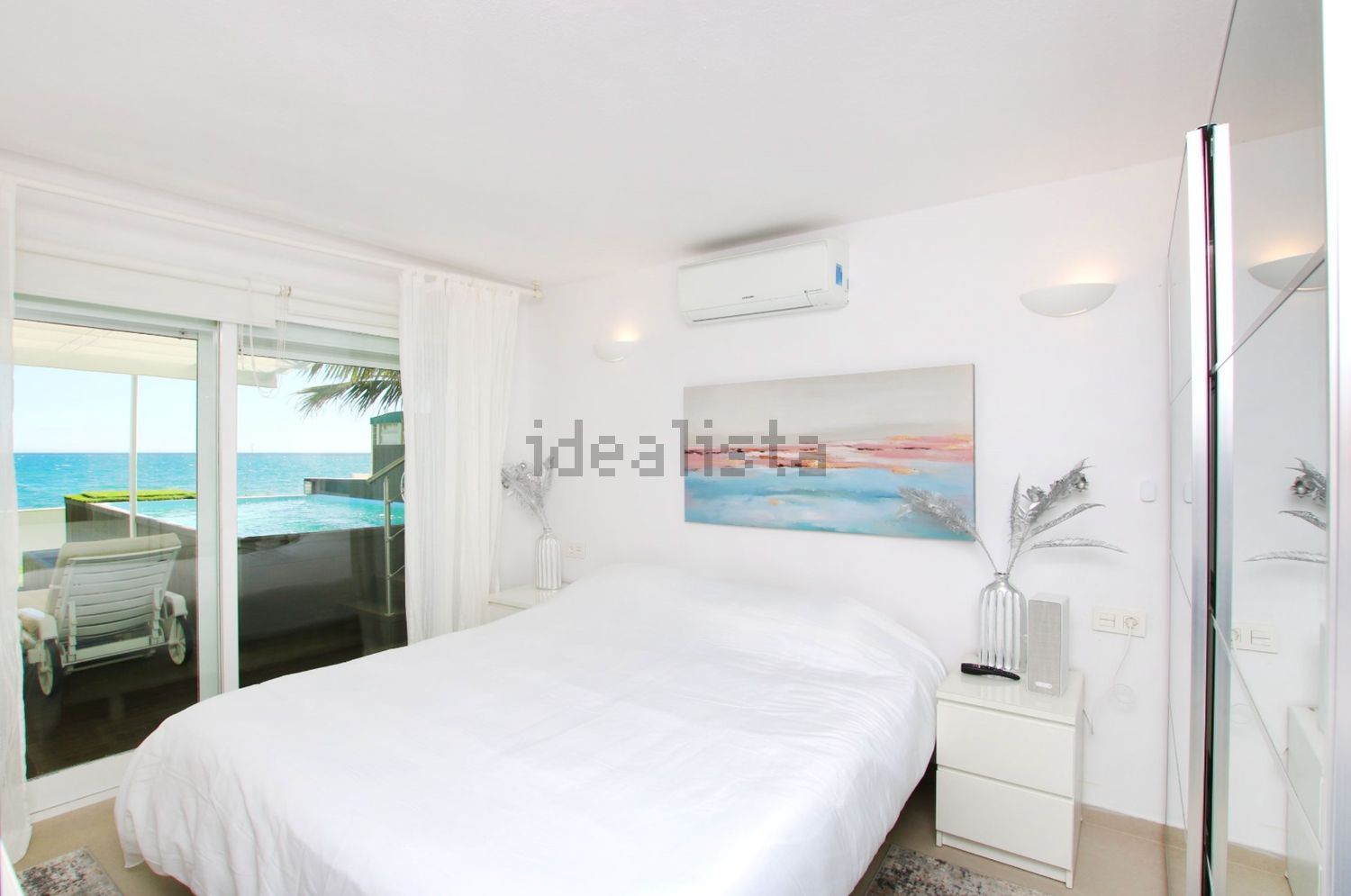 Duplex en première ligne de plage à Estepona — Chambre