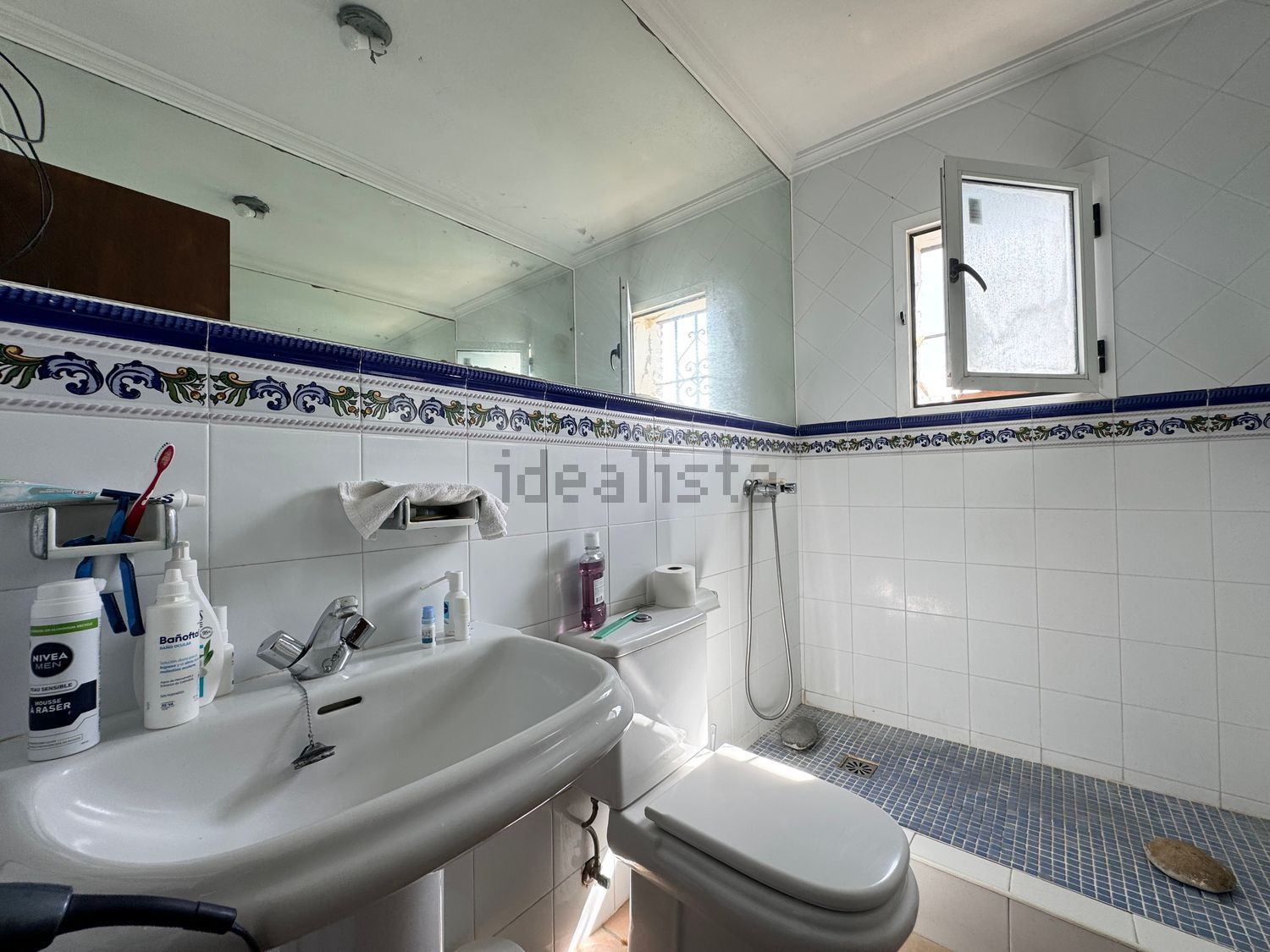 Chalet com acesso direto à praia em Estepona — Casa banho