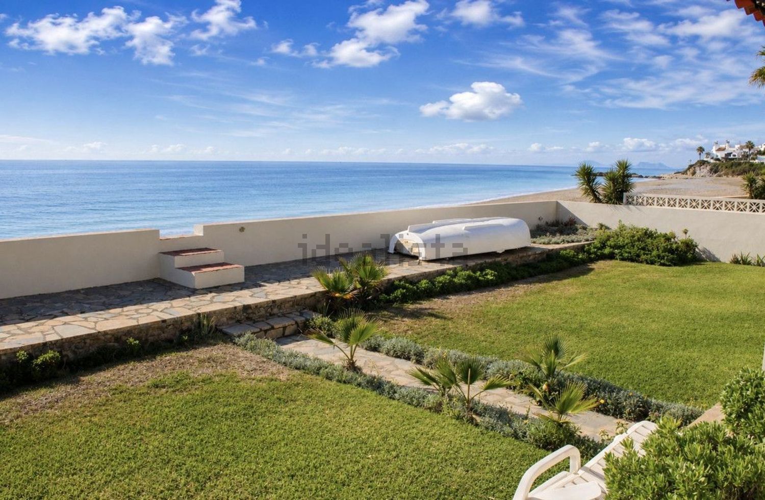 Chalet avec accès direct à la plage à Estepona — Vue mer