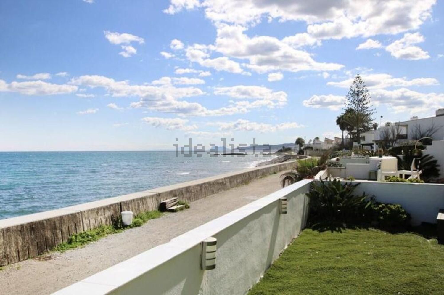 Duplex in erste Strandlinie in Estepona