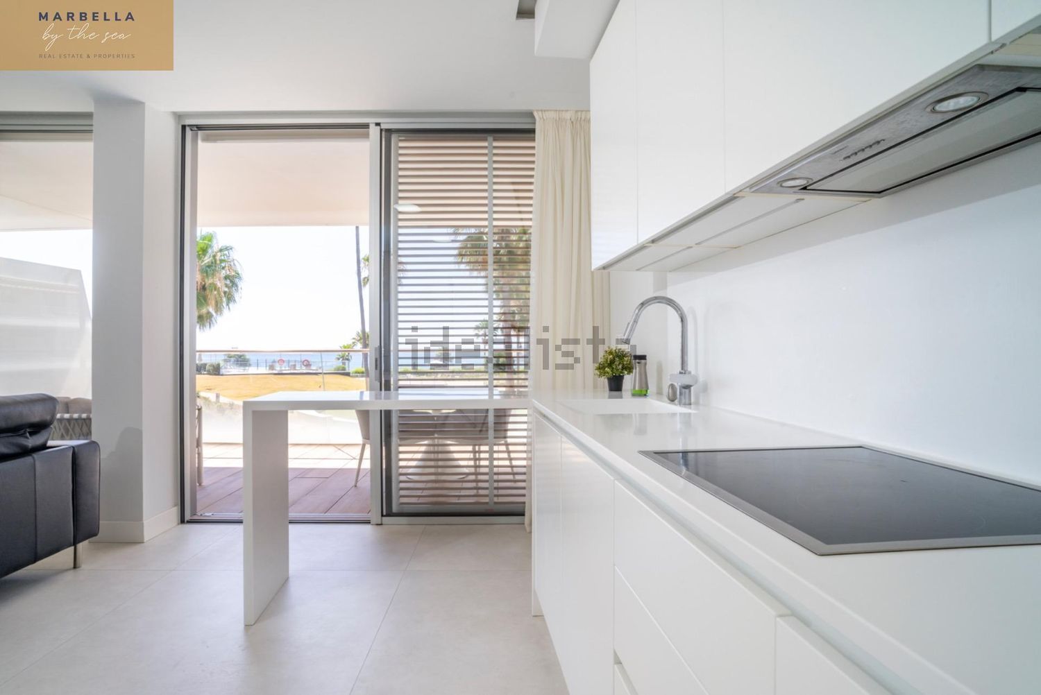 Apartamento em primeira linha de praia em Estepona — Quarto