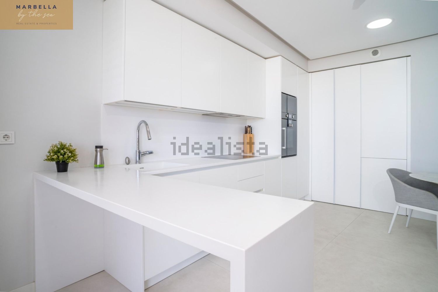 Apartamento em primeira linha de praia em Estepona — Quarto