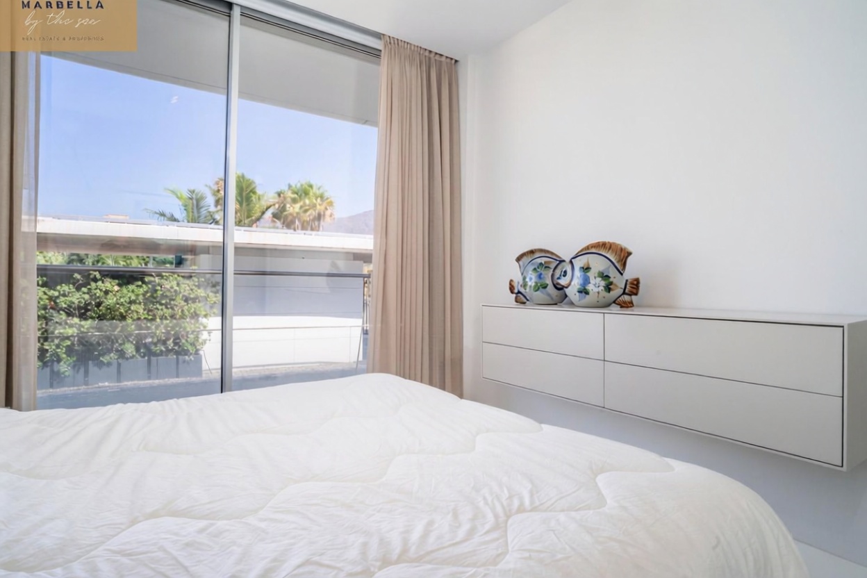 Beachfront flat in Estepona — Bathroom