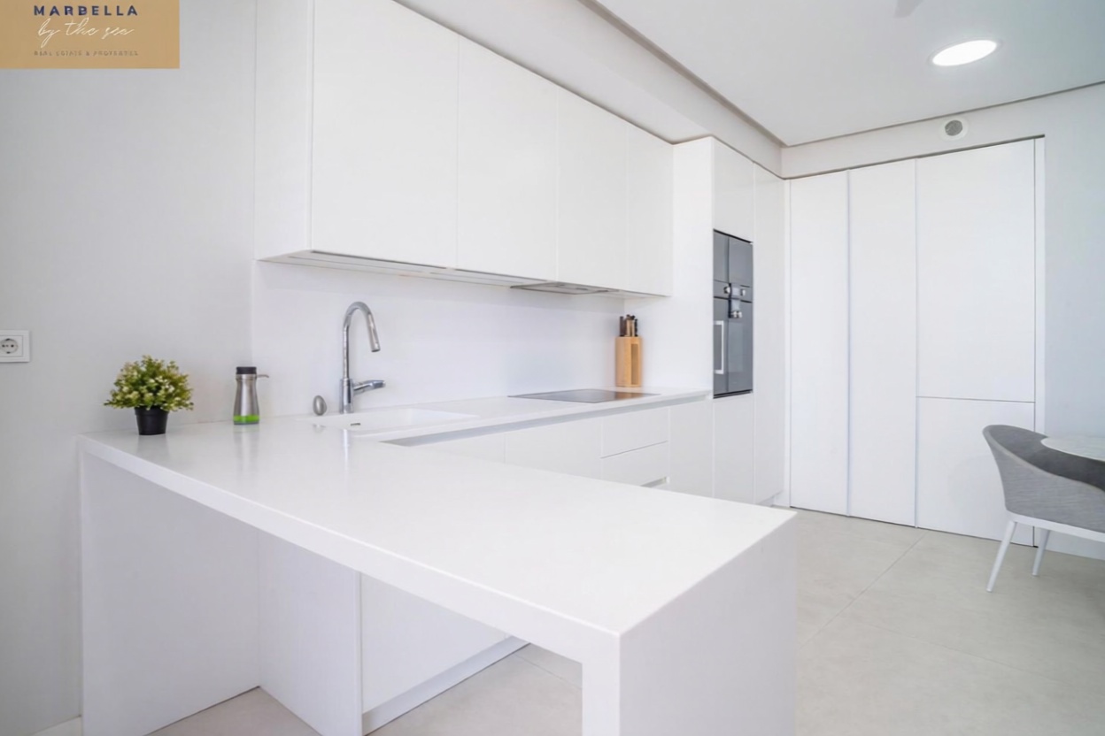 Beachfront flat in Estepona — Bedroom