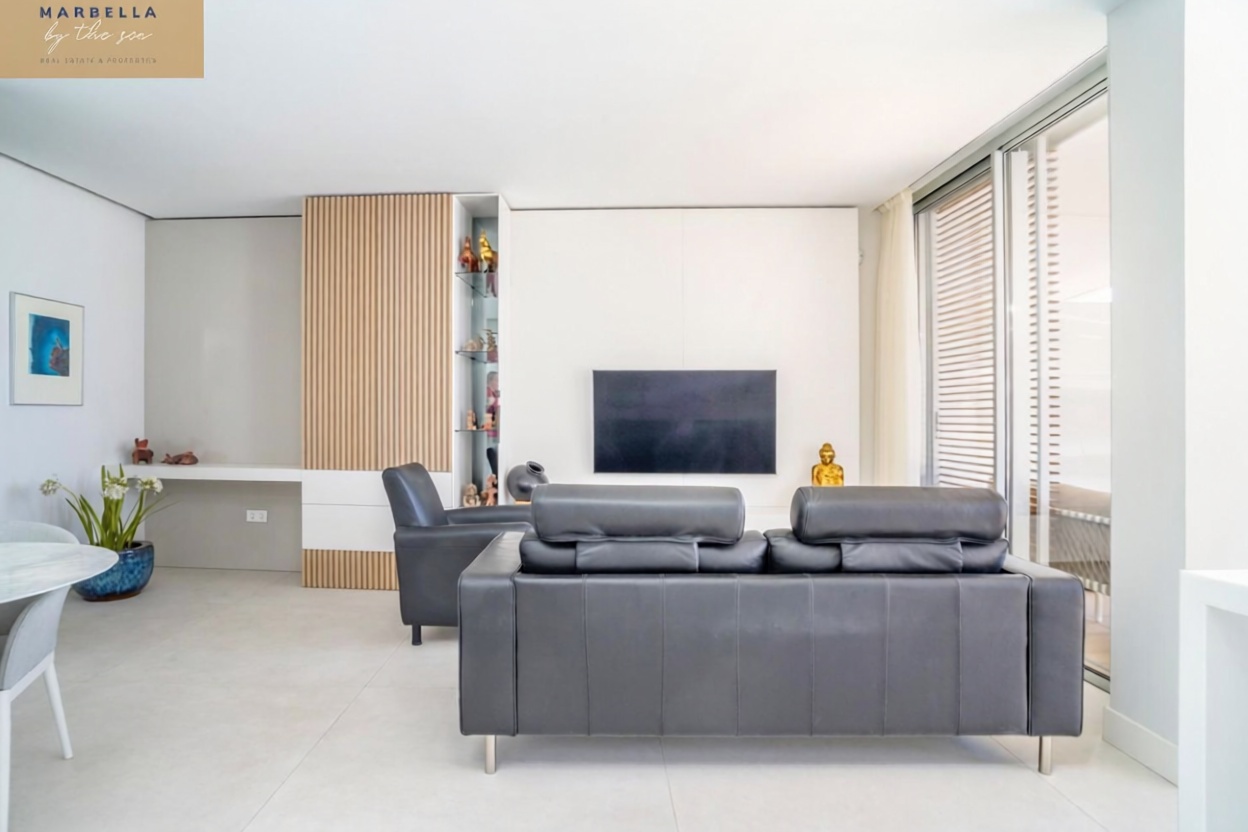 Beachfront flat in Estepona — Kitchen