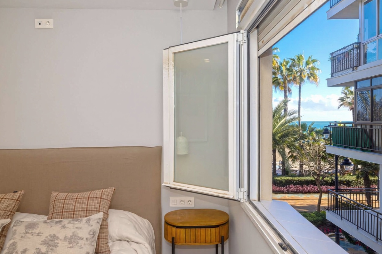Beachfront flat in Estepona — Bathroom