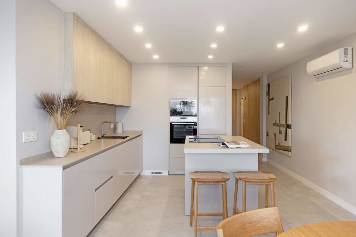 Beachfront flat in Estepona — Kitchen