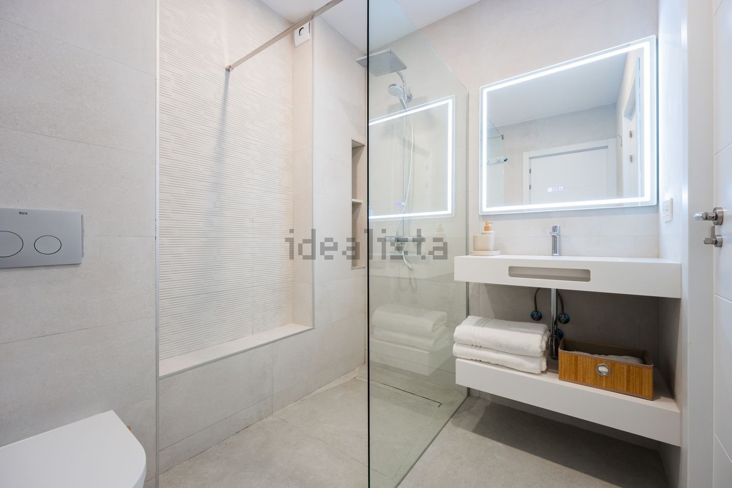 Appartement en première ligne de plage à Estepona — Sanitaires