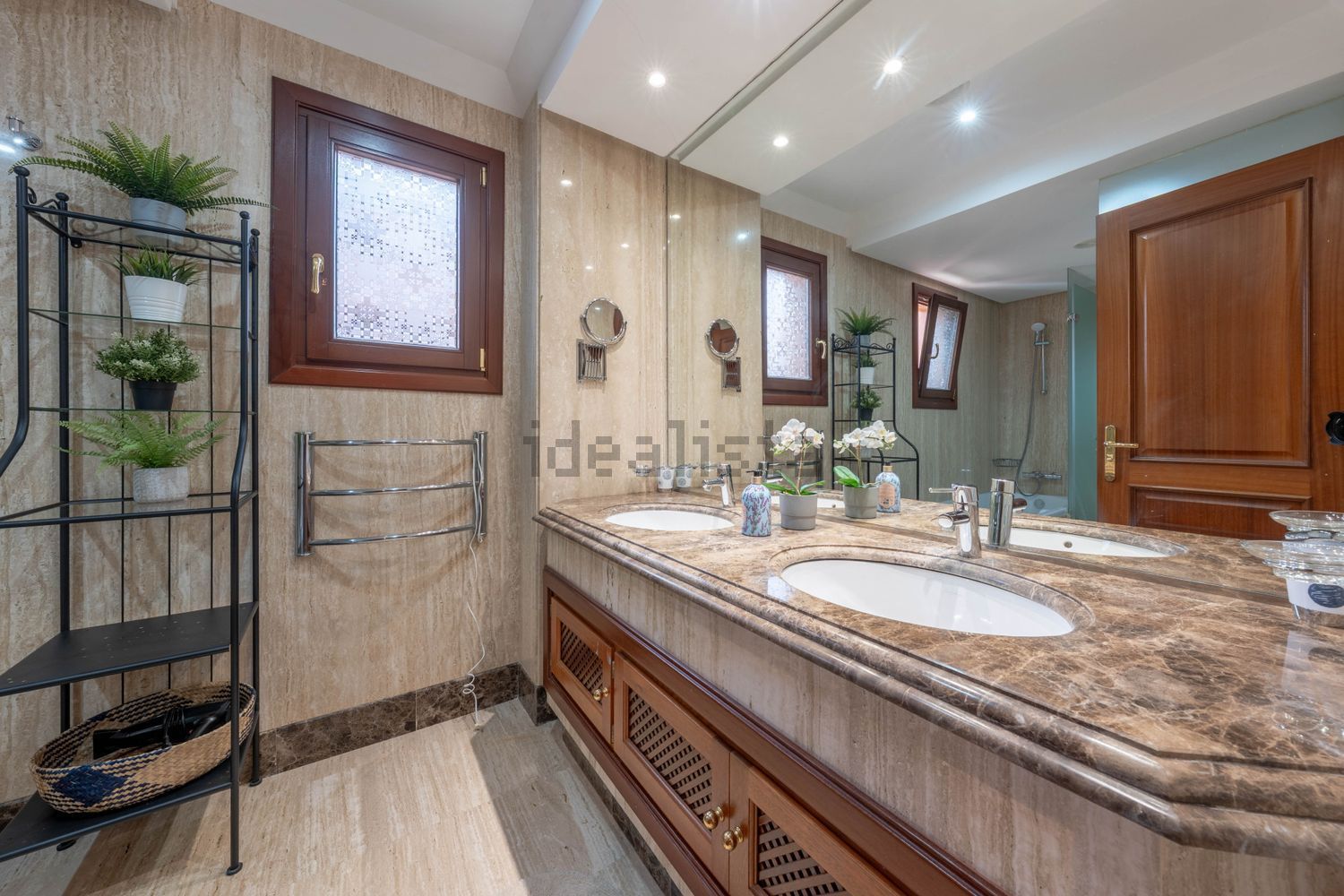 Beachfront flat in Estepona — Bathroom