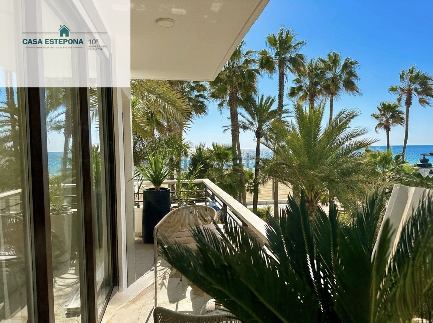 Beachfront flat in Estepona — Bedroom