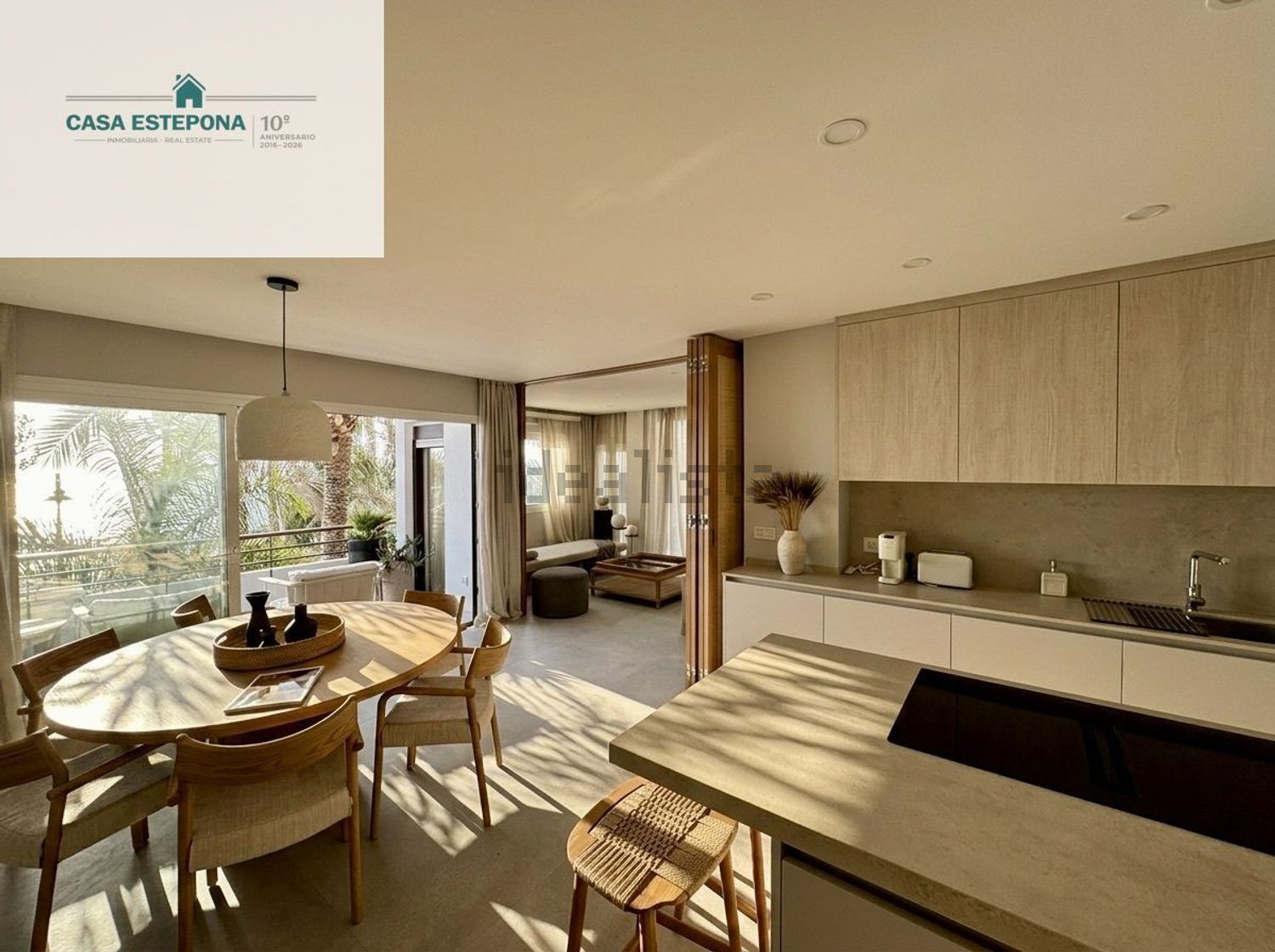 Beachfront flat in Estepona — Kitchen