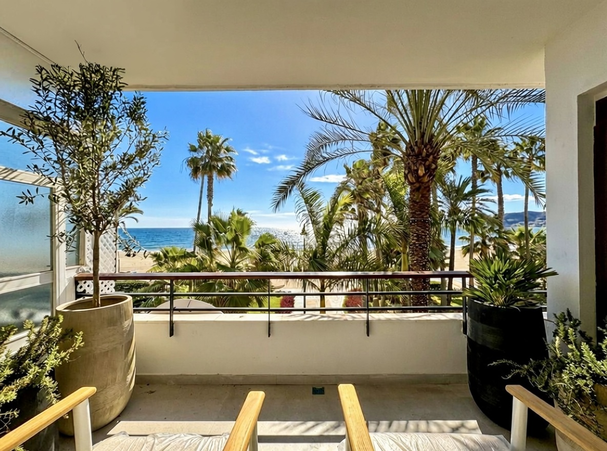 Appartement en première ligne de plage à Estepona