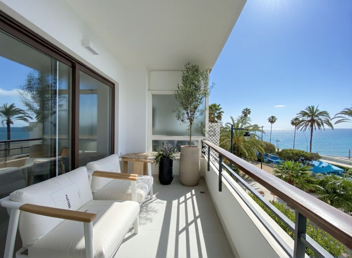 Appartement en première ligne de plage à Estepona