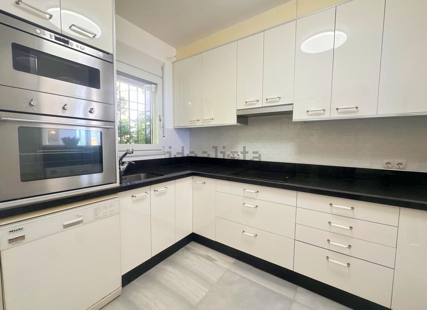 Chalet com acesso direto à praia em Estepona — Cozinha