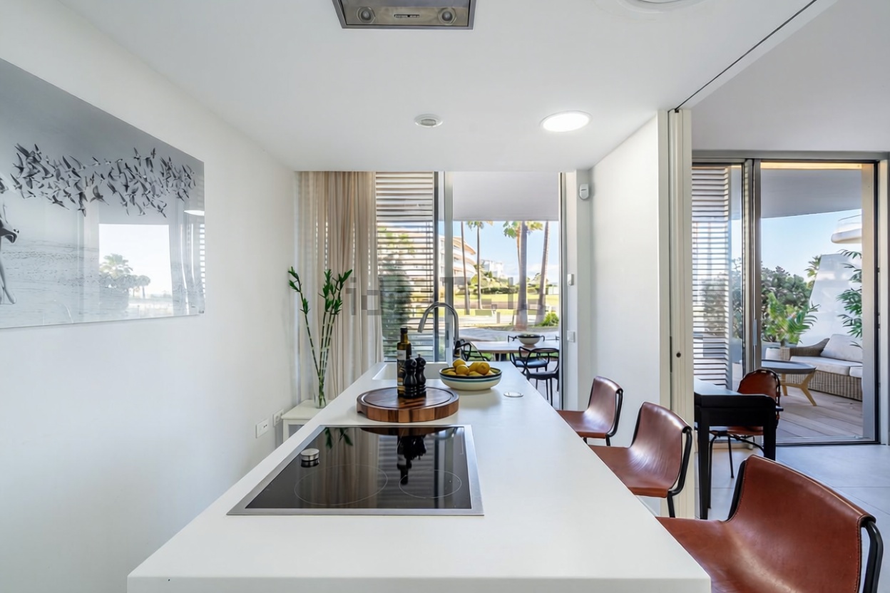Apartamento em primeira linha de praia em Estepona — Cozinha