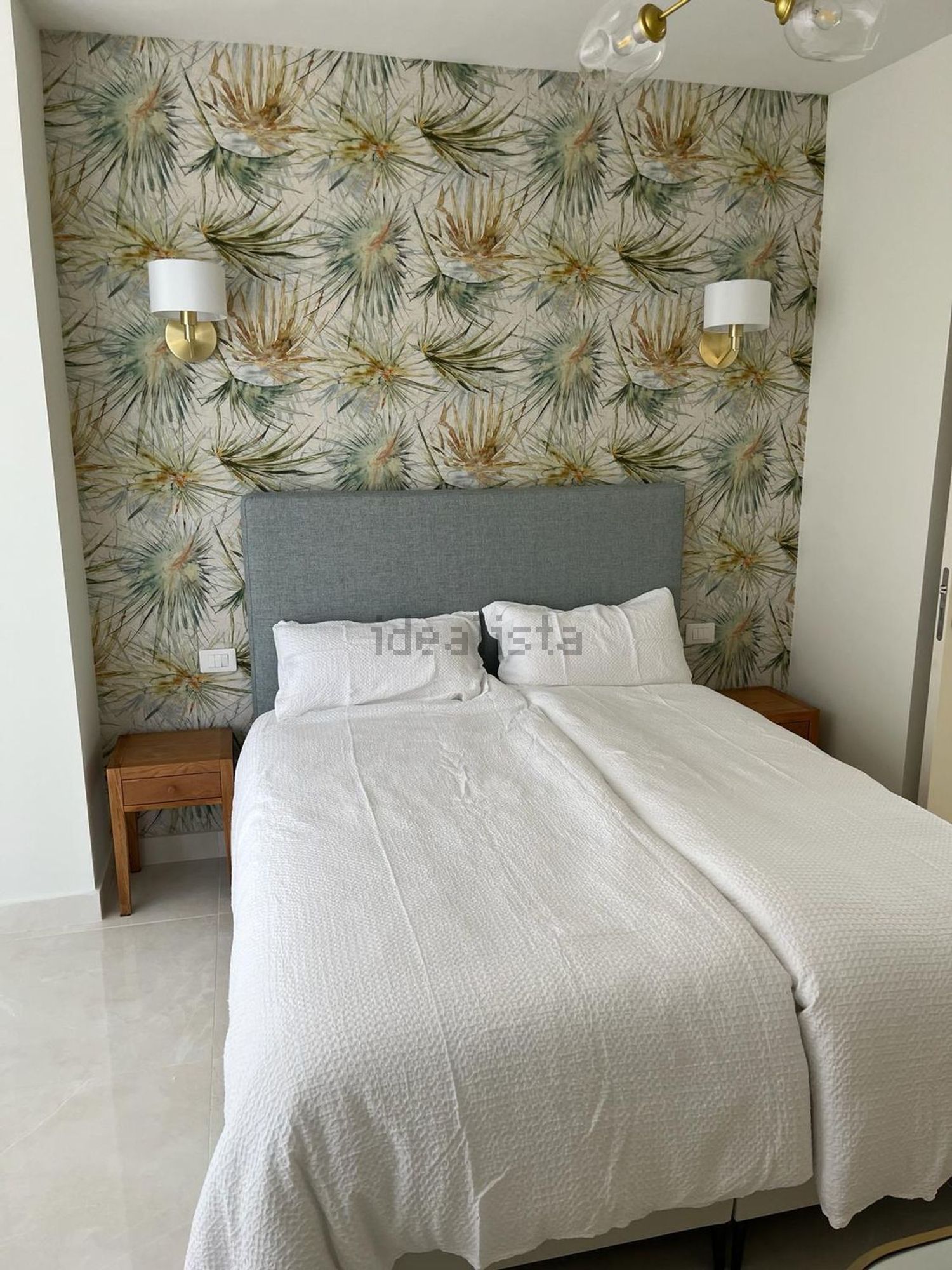 Beachfront flat in Estepona — Bedroom
