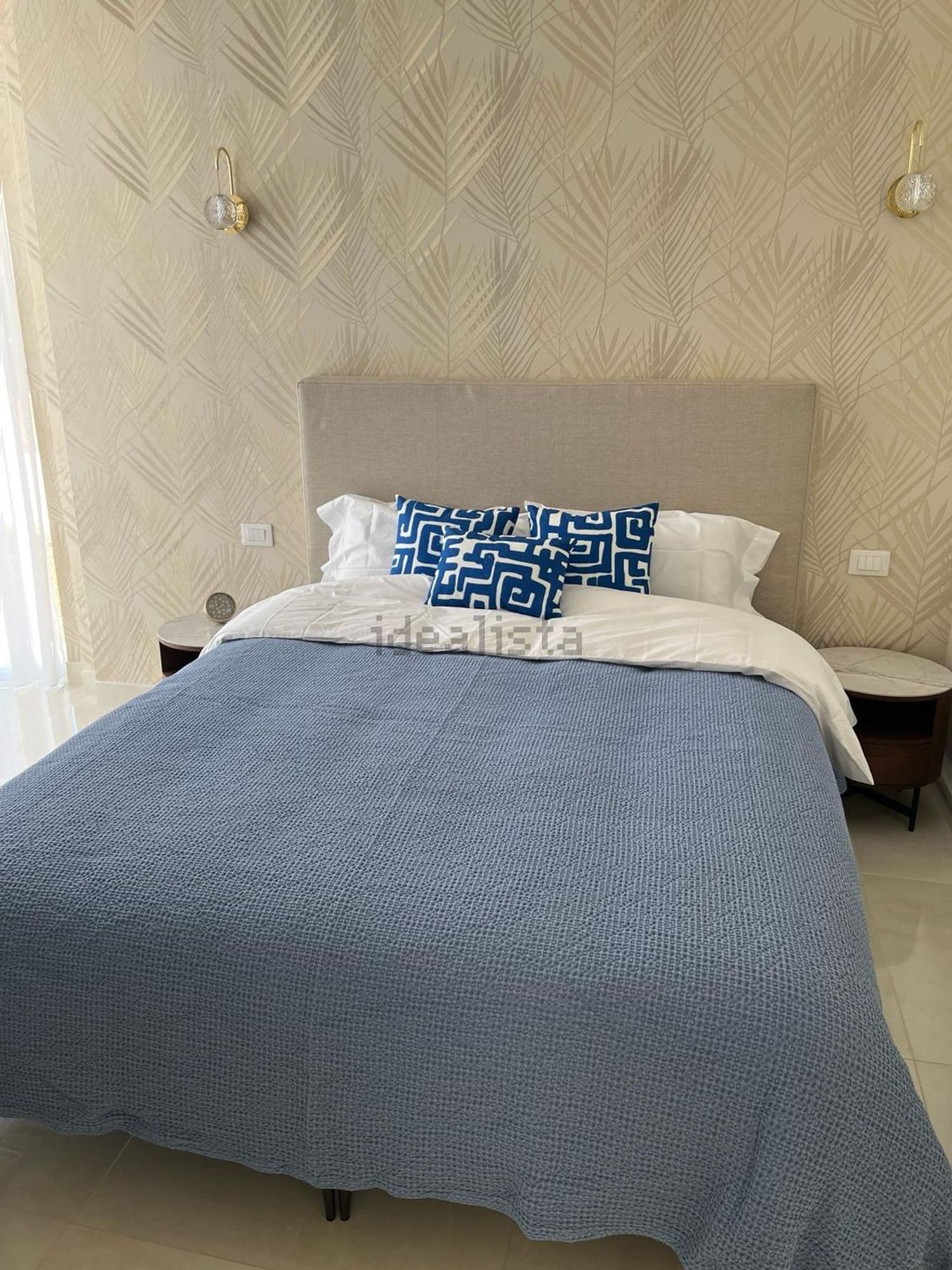 Beachfront flat in Estepona — Bedroom