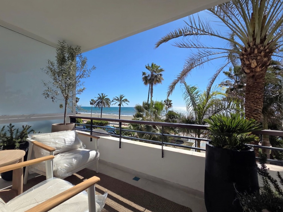Appartement en première ligne de plage à Estepona